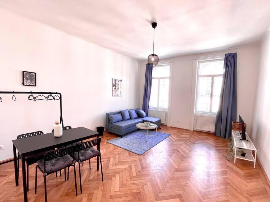 Brand New Spacious & Stylish Aptmt In City-Centre Вена Экстерьер фото